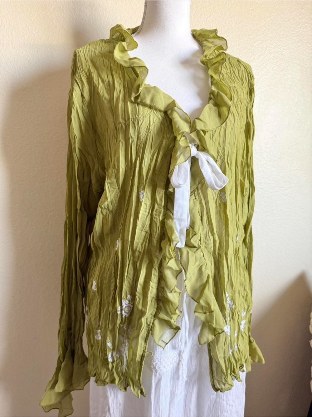 Vintage Y2K 90s plus size avocado green ruffled blouse